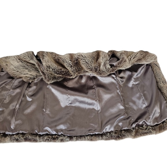 WD•NY Petite Mob Wife Faux Fur Vest Tonal Brown Grey Glam EUC PM - Picture 7 of 8